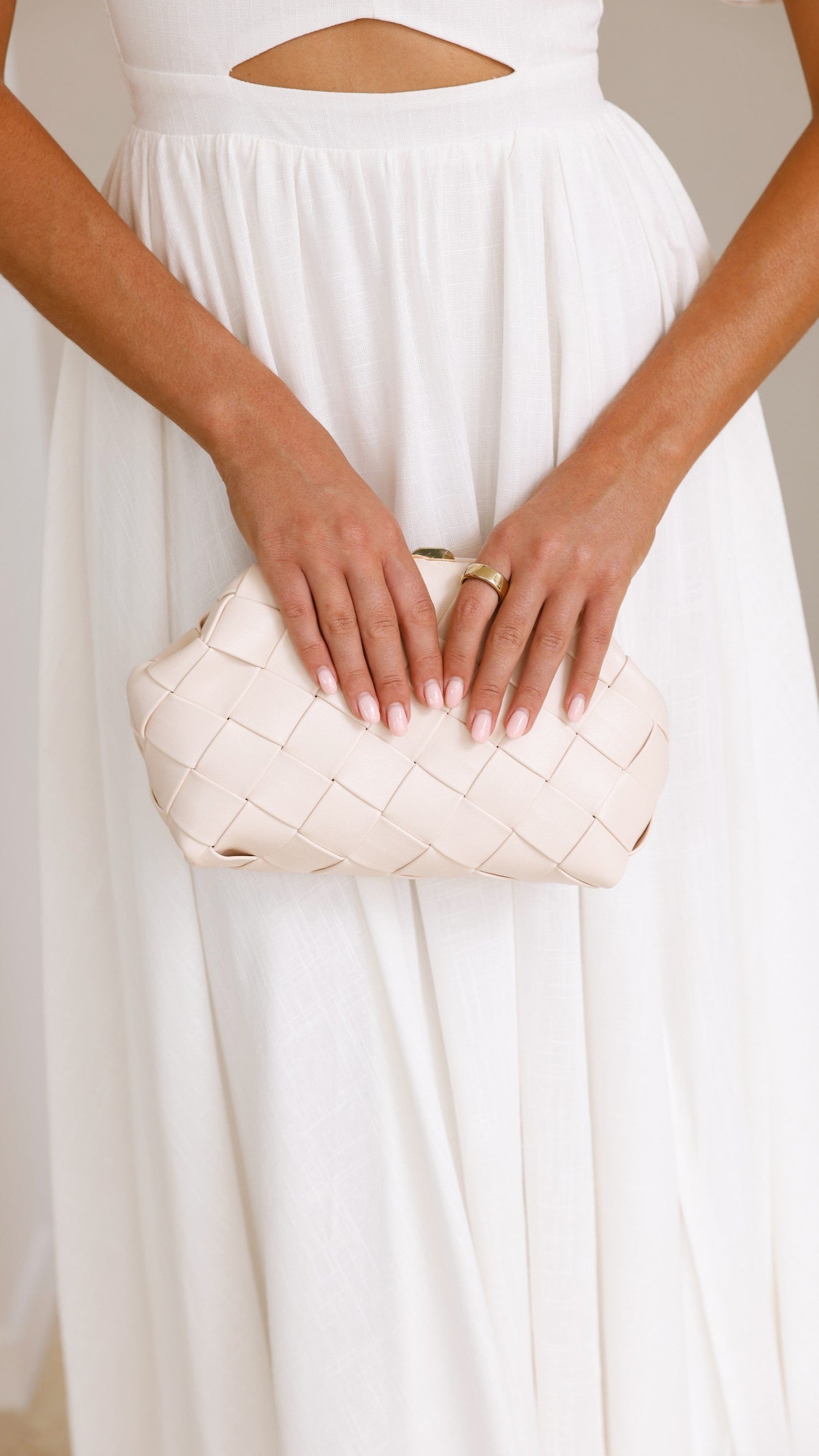 Vasanti Woven Clutch - Beige