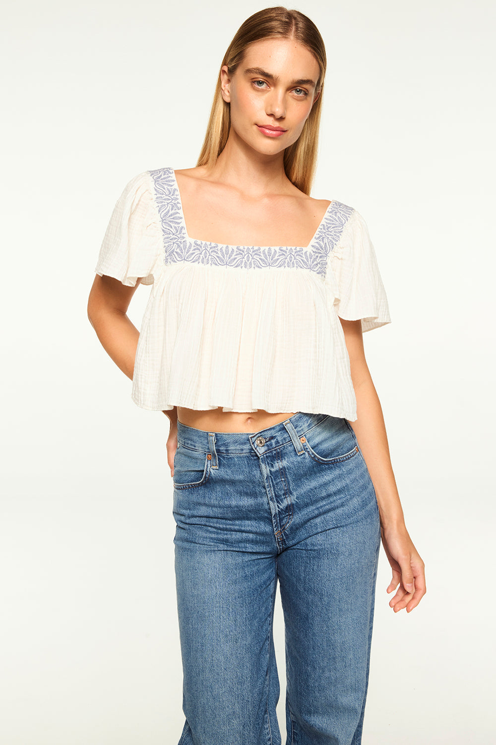 ANJU TOP